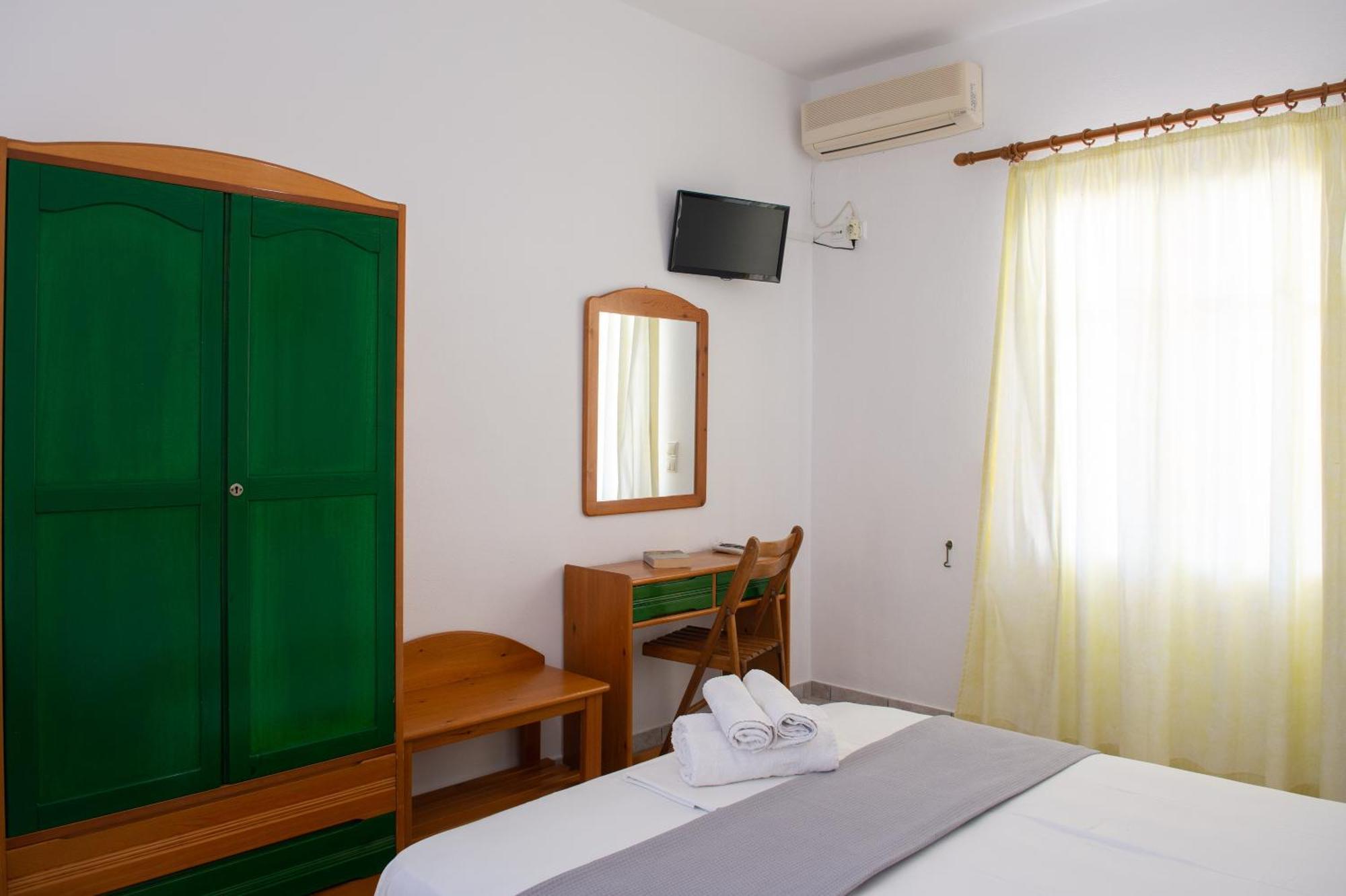 Morpheas Pension Rooms & Apartments 卡马雷 客房 照片