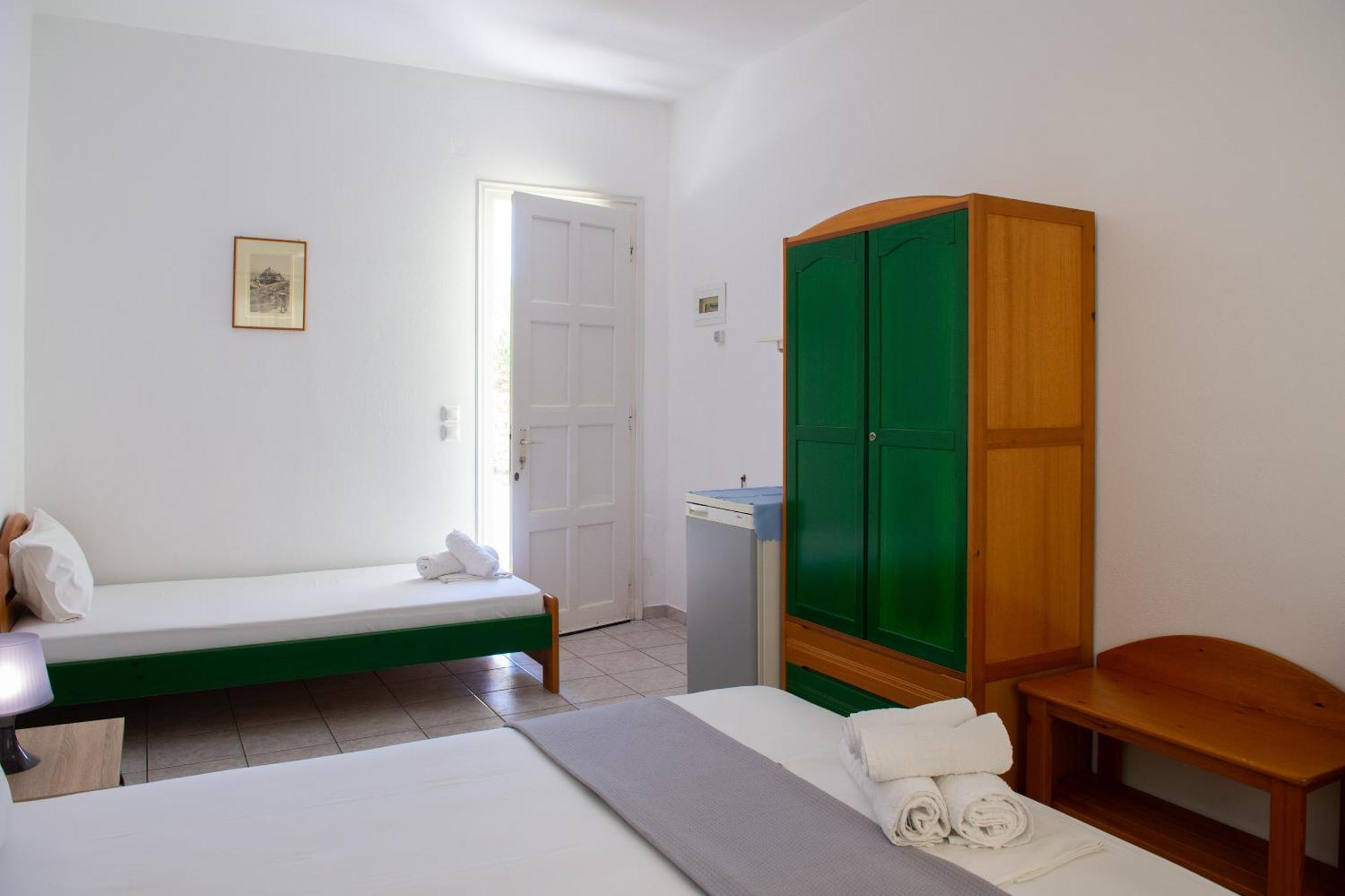 Morpheas Pension Rooms & Apartments 卡马雷 客房 照片
